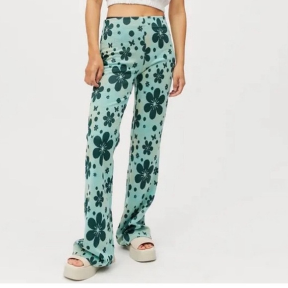 UO Urban Outfitters Floral Bryn Pull On Flare Pant Small - Picture 7 of 7